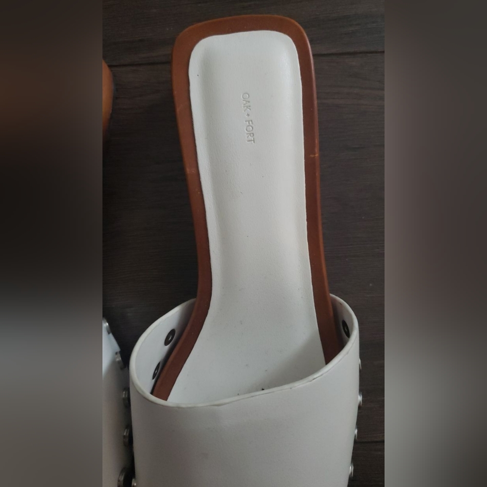 Oak + Fort Wooden Clogs Sandals - Picture 4 of 10